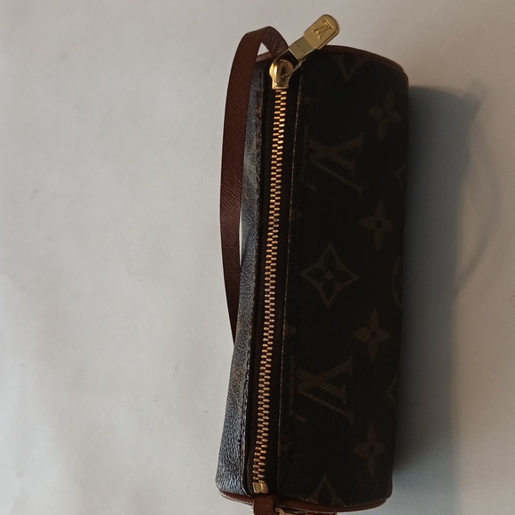 LOUIS VUITTON Pouch - Picture 6 of 7